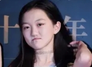 李嫣以爱之名传递温暖：嫣然天使基金公益活动中的成长与蜕变